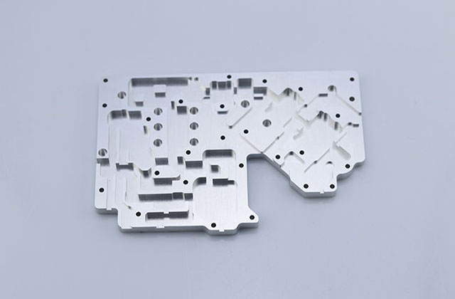 淺談一下CNC加工如何實(shí)現(xiàn)嚴(yán)格通訊零件的公差問(wèn)題？