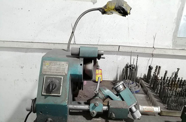 cnc數(shù)控車床加工廠數(shù)控車床加工鋁料如何確保尺寸的精確度？